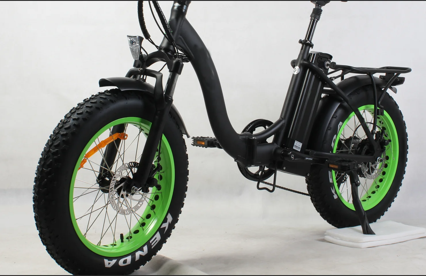 Bafang 8Fun 48V 750W 20*4.0/24 - Dynamo Hub Front review and price